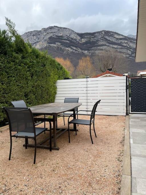 Grenoble Sud Varces Suite Privatisee Au Pied Des Montagnes Exterior foto